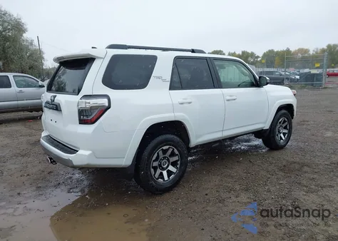 2024 Toyota 4Runner Trd Off Road Premium z USA, uszkodzony, nr VIN JTERU5JRXR6224856